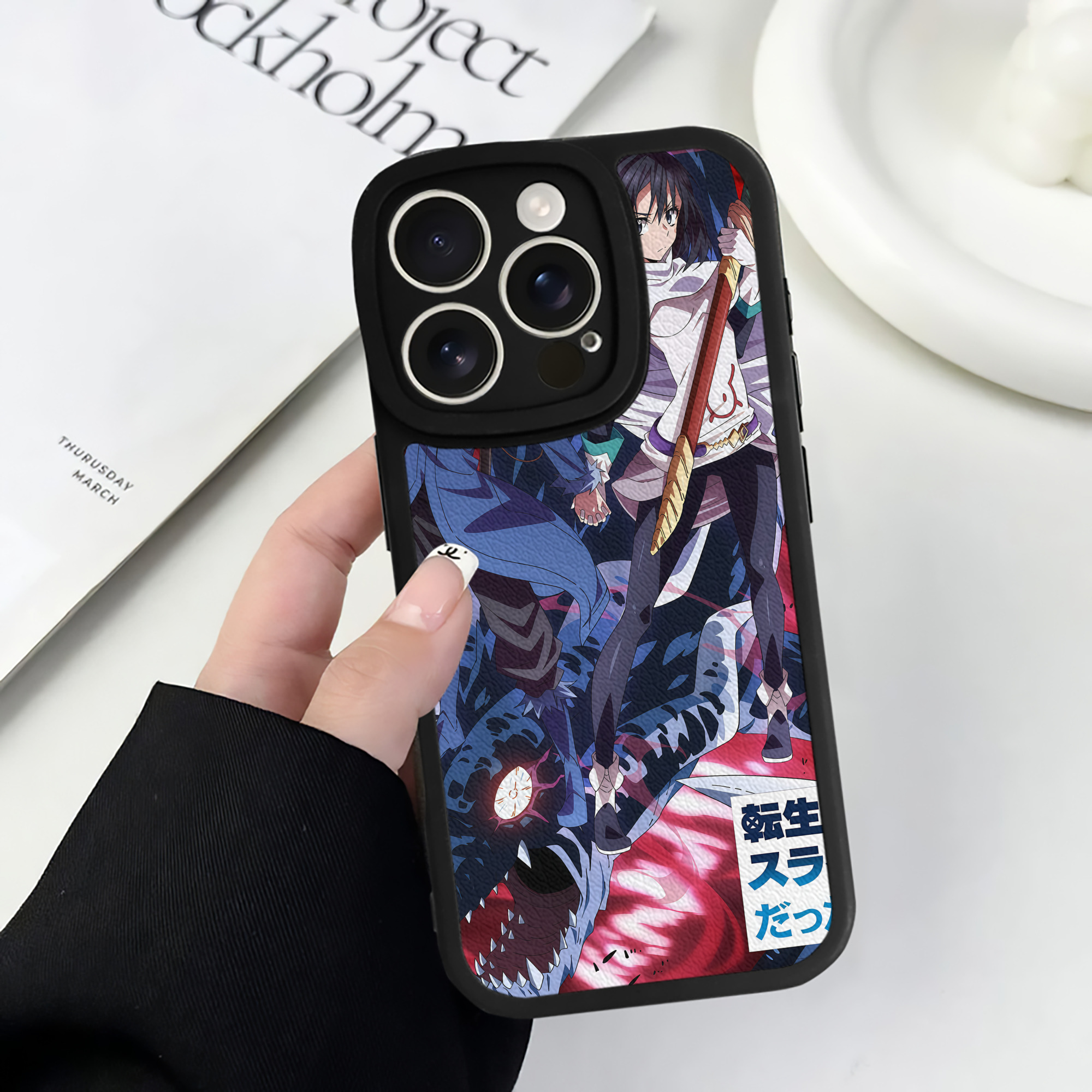 （画像用） 転スラ Regarding Reincarnated to Slime 【iPhone 16シリーズ対応】シリコンスマホケース（レザー調） 材質：シリコン